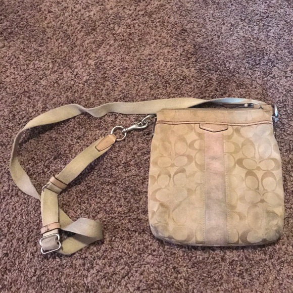 Coach Handbags - Coach crossbody purse